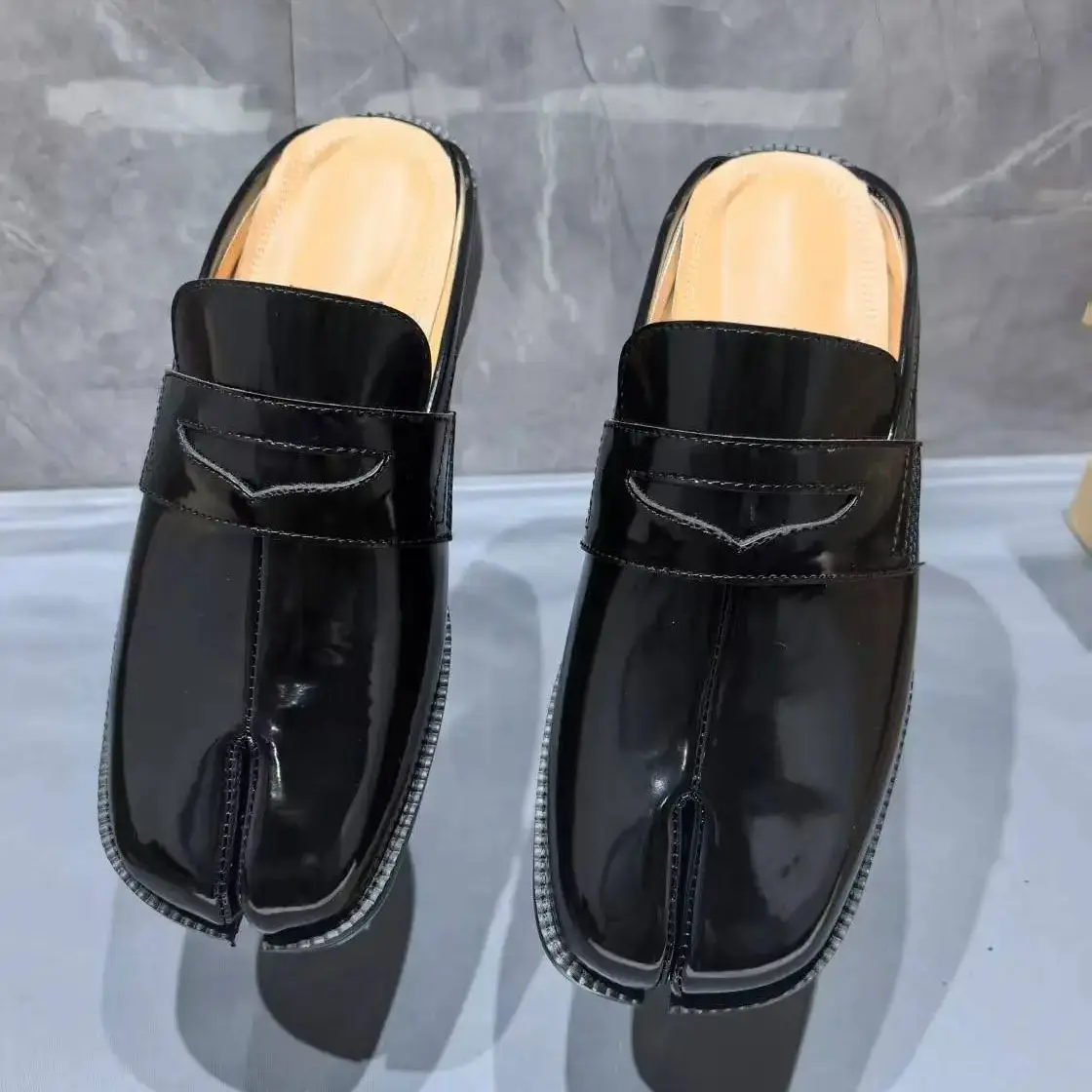 Męskie klapki Tabi z dzielonym – Men Shoes On recenzja i cena